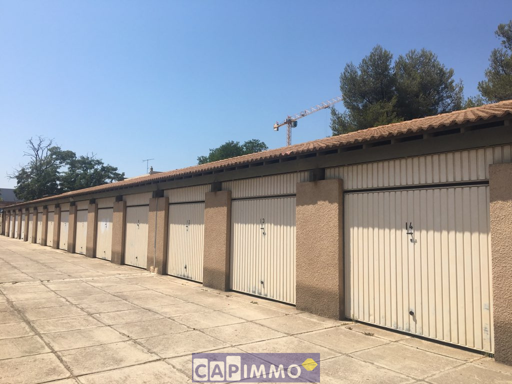 location GARAGE HYERES QUARTIER LE Cap Immo 83