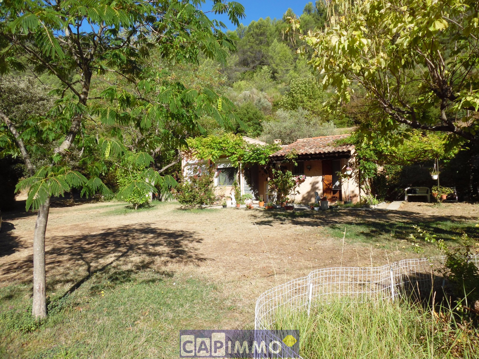 vente BELGENTIER TERRAIN 1080M² ET CABANON | Cap Immo 83